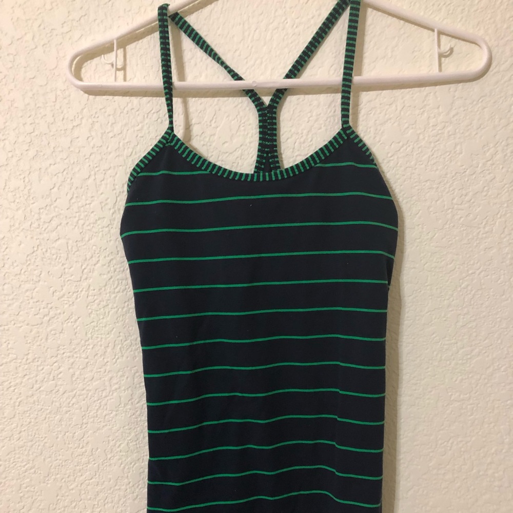 Lululemon workout top